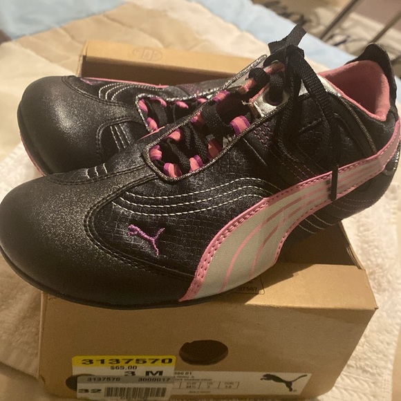 Puma girl running shoes size 3 - Picture 2 of 5